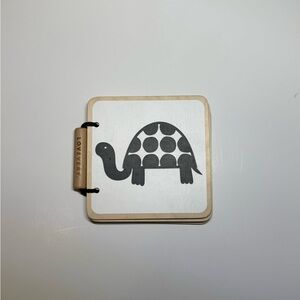 LOVVERY Black and White Turtle Learning Toy